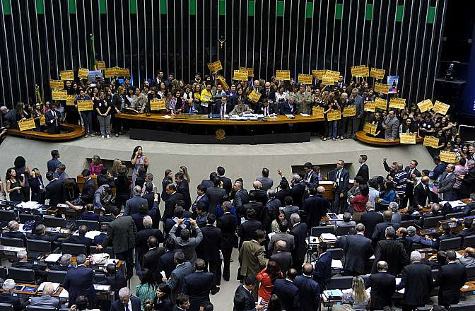 Plenário aprovou projeto que reduz tempo de aposentadoria voluntária de mulher policial/Luis Macedo/Câmara dos Deputados